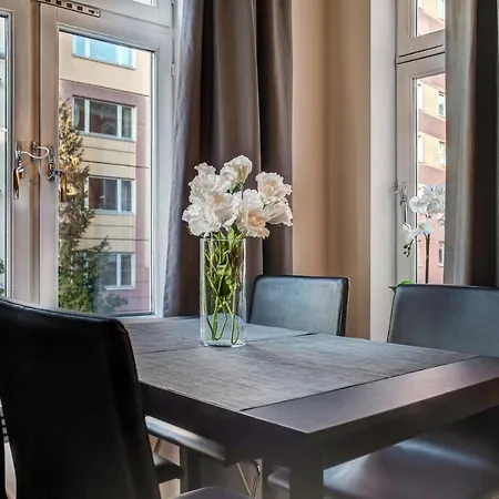 Vika Ii, As Apartmán