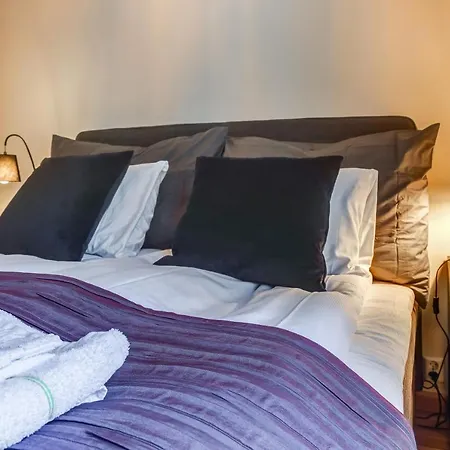 Vika Ii, As Apartmán